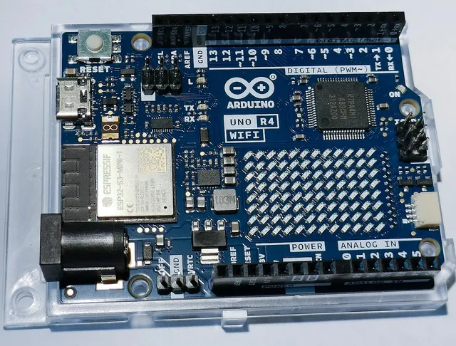 Arduino UNO R4 WiFi